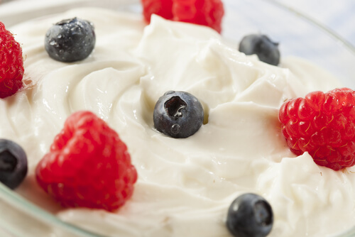 Jogurt z owocami