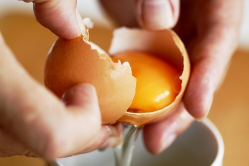 Jajko kurze na rozdwojone końcówki