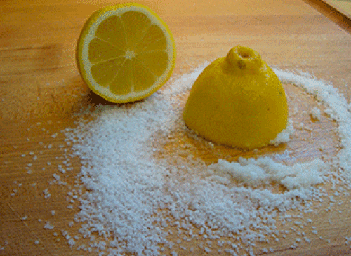 Jak sprzątać dom sokiem z cytryny?