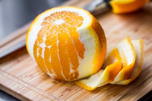 Skórka pomarańczowa i jej właściwości
