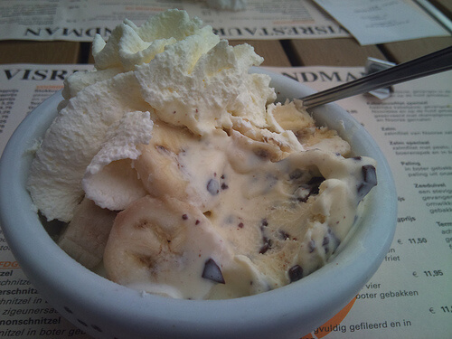 Zdrowe lody z bitą śmietaną