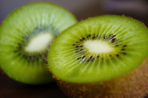 zielone napoje z kiwi