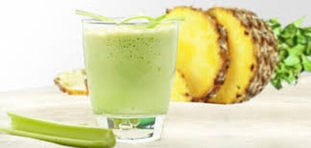 zielone napoje z ananasem