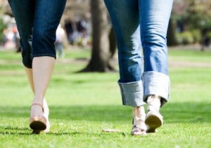 Poranny marsz lepszy niż poranny jogging? Zobacz, czy tak jest naprawdę!