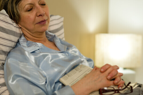 Kobieta w głębokiej fazie snu