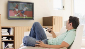 Czy jedzenie przed telewizorem jest niebezpieczne?