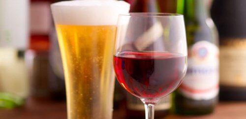 Piwo i czerwone wino