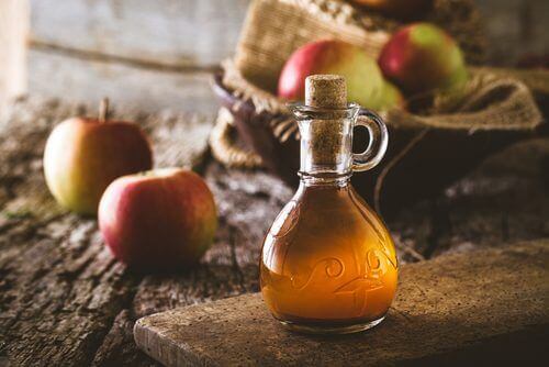 Organiczny ocet jabłkowy
