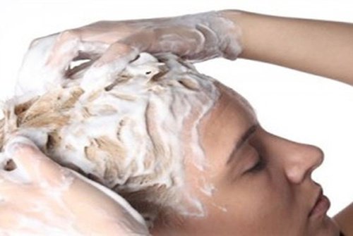 Soda oczyszczona — zastosowanie na skórę i włosy