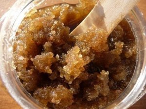 Peeling, który zapewni promienną skórę twarzy