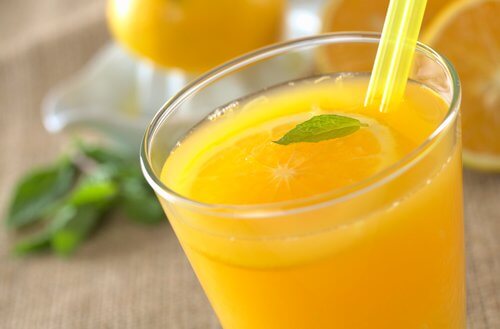 Woda o smaku pomarańczowym