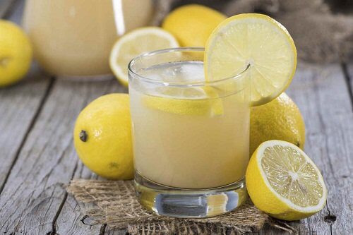 Naturalny sok z cytryny