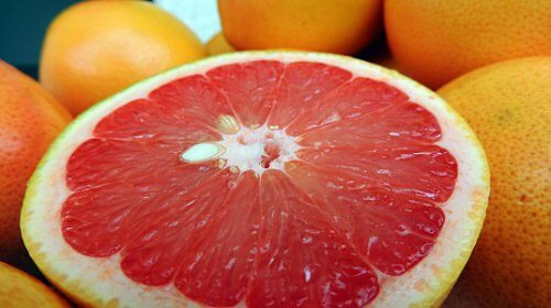 świeży-grejpfrut.jpg Świeży grejpfrut