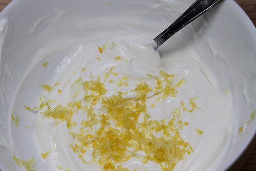 Jogurt z czosnkiem