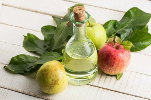 Naturalny ocet jabłkowy