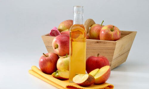 Ocet jabłkowy i jego korzyści dla włosów