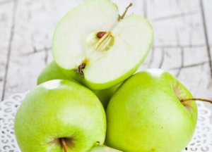 Jabłko: czy wiesz o tym, że już jedno dziennie chroni przed otyłością?