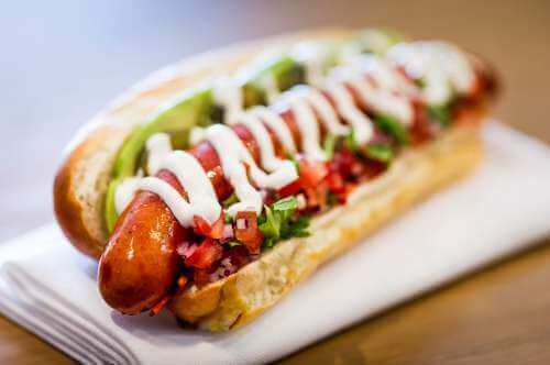 Hot dog z warzywami