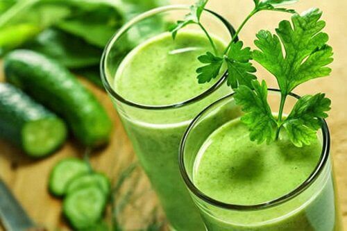 zielone smoothie oczyszczające krew