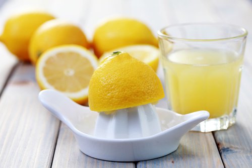 Cytryna i sok z cytryny