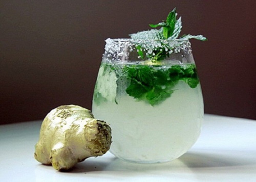 Świeży napój imbirowy