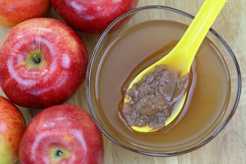 Ocet jabłkowy z miodem – pij go codziennie