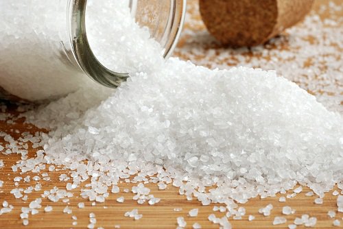 Sól - powoduje nadmiar wody w tkankach