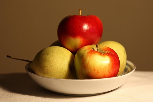 Jabłko na talerzu