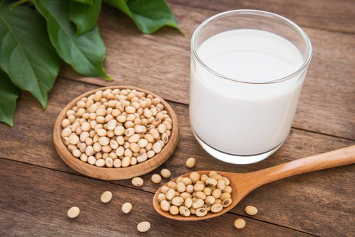 Soja i mleko sojowe zmniejszą wpływ menopauzy na skórę