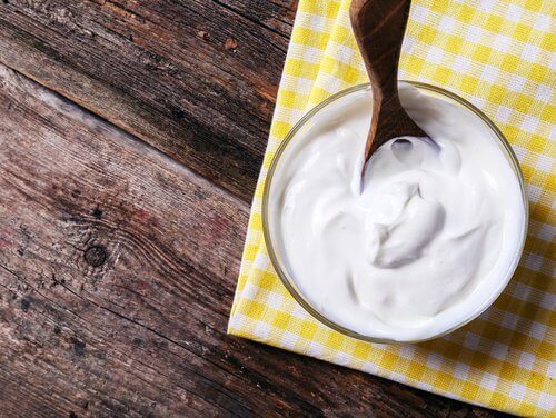 Jogurt naturalny skuteczny, gdy atakuje grzybica