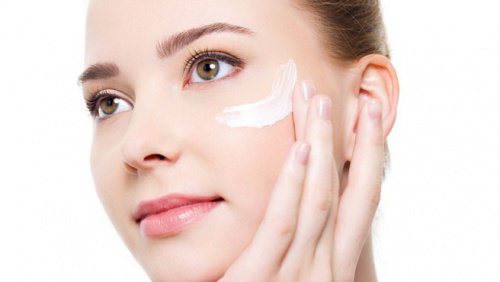 Krem nawilżający na kurze łapki