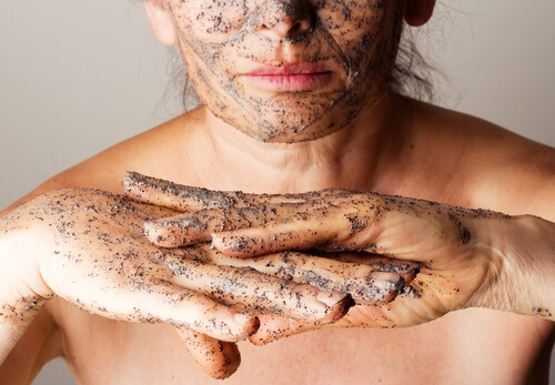 Naturalny peeling z fusów po kawie