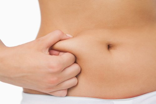 Tłuszcz na brzuchu – 5 ćwiczeń na zrzucenie go