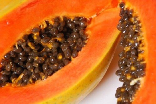 Jakie korzyści kryje papaja?