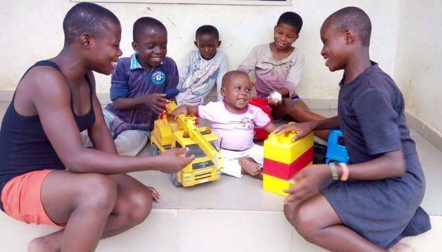 Hope z przyjaciółmi