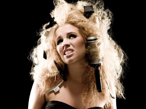 Poznaj naturalne sposoby na puszące się włosy!