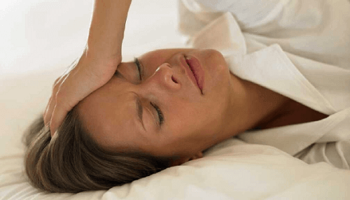 Uderzenia gorąca a menopauza - 8 sposobów