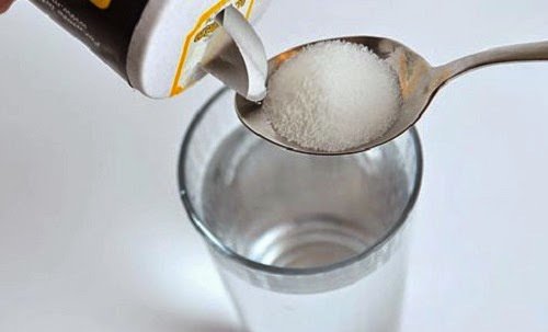 Woda z solą – 6 zastosowań leczniczych