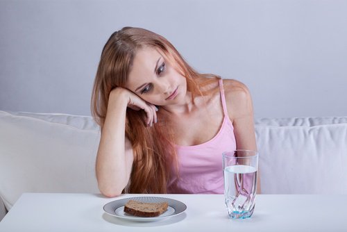 Zmiana apetytu - kobieta nie chce jeść