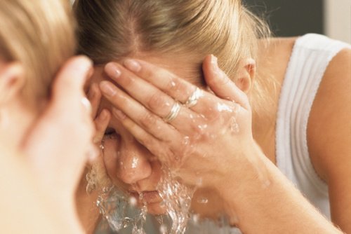 Mycie twarzy - 7 najczęściej popełnianych błędów