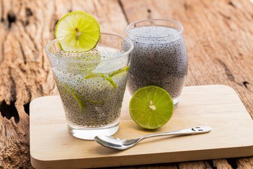 woda-z-nasionami-chia