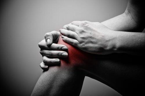 Skąd się bierze ból kolana?