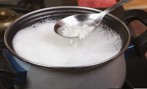 Woda z ryżu - 7 trików dla zdrowia i urody