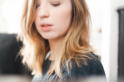 Dziewczyna z blond włosami