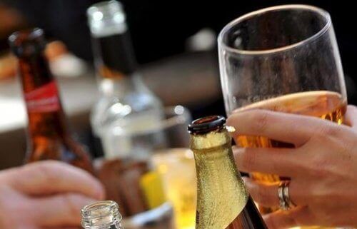 alkohol powoduje stany zapalne
