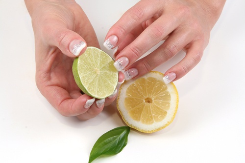 cytryna na wybielenie paznokci