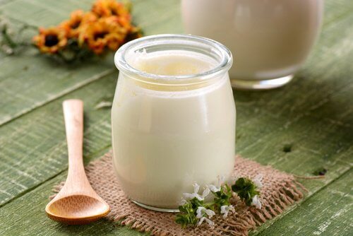 jogurt łagodzi objawy choroby Crohna