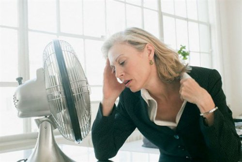 Kobieta w menopauzie - wybuch gorąca