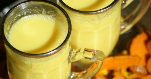 przeciwzapalny napój mleko migdałowe i kurkuma