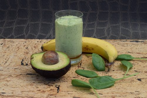 zielone smoothie z awokado